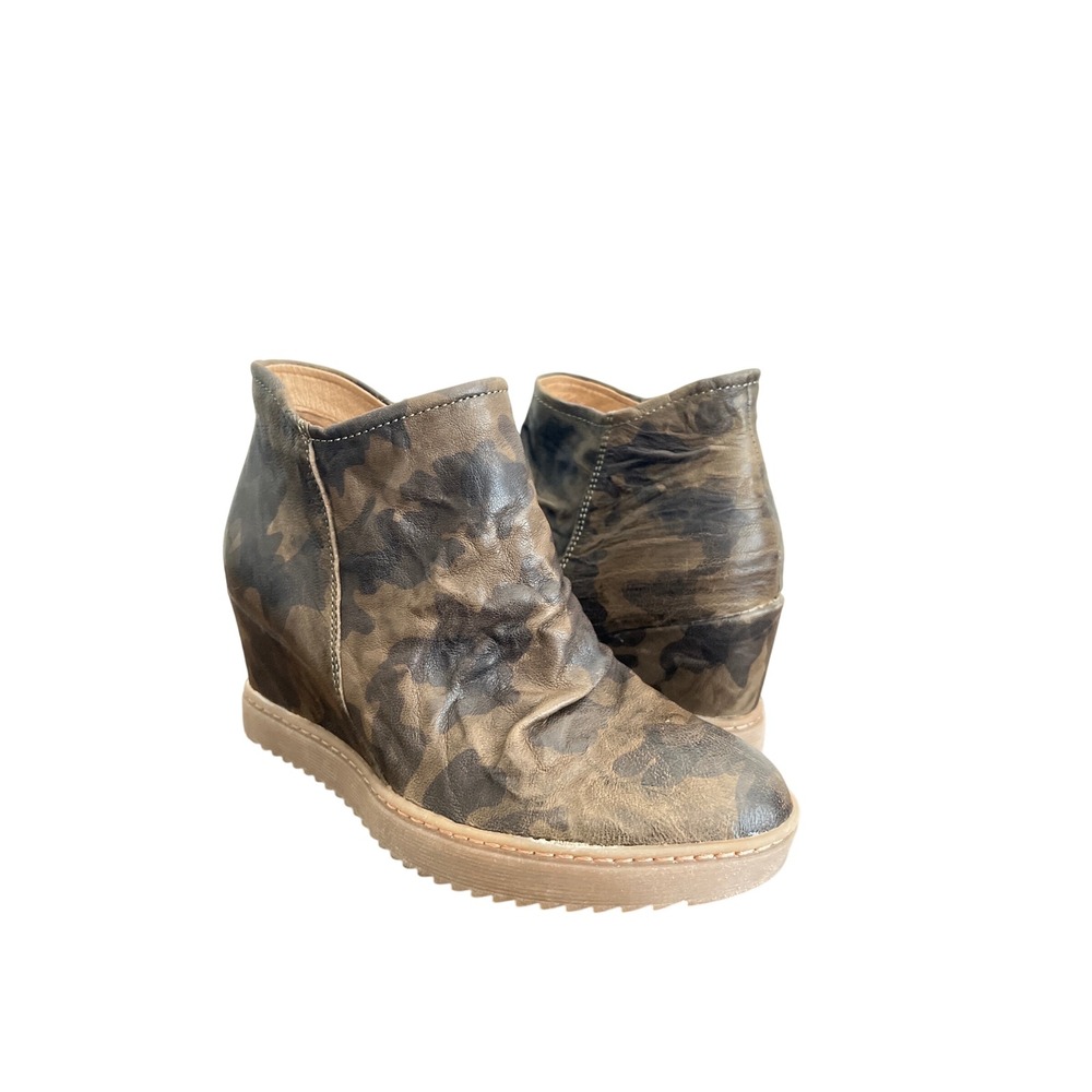 Sofft Aqua Sharnell Camo‎ Leather Wedge Ankle Booties Green Brown Womens 9M